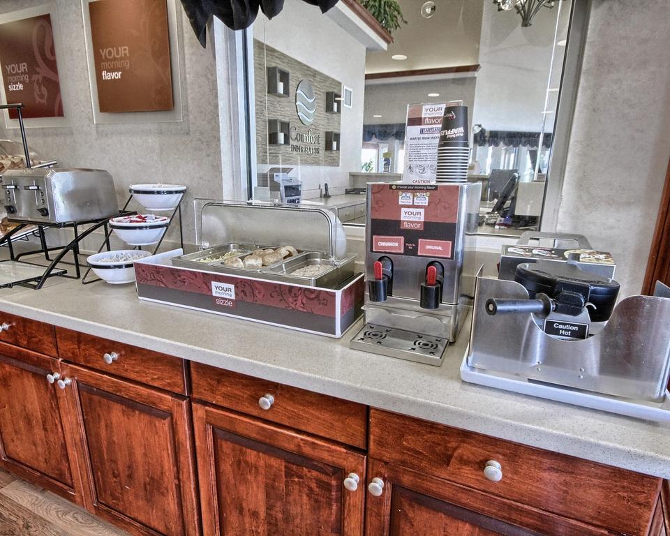 Comfort Inn & Suites Dimondale - Lansing Luaran gambar