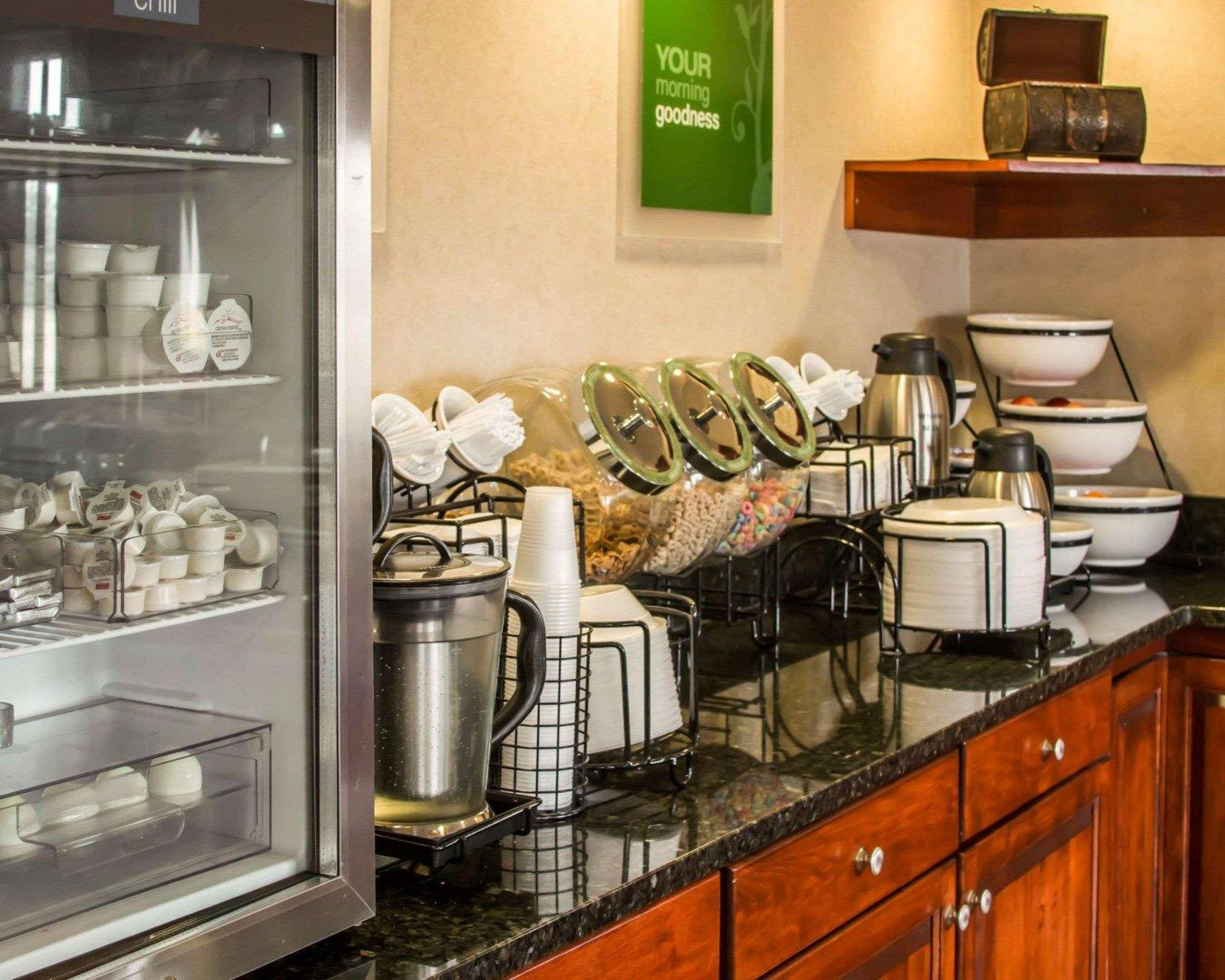 Comfort Inn & Suites Dimondale - Lansing Luaran gambar