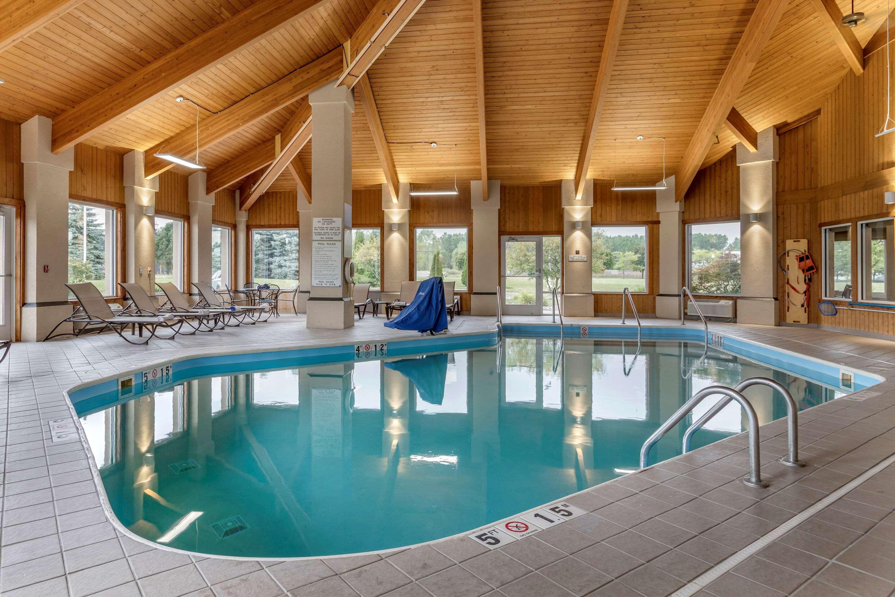 Comfort Inn & Suites Dimondale - Lansing Luaran gambar